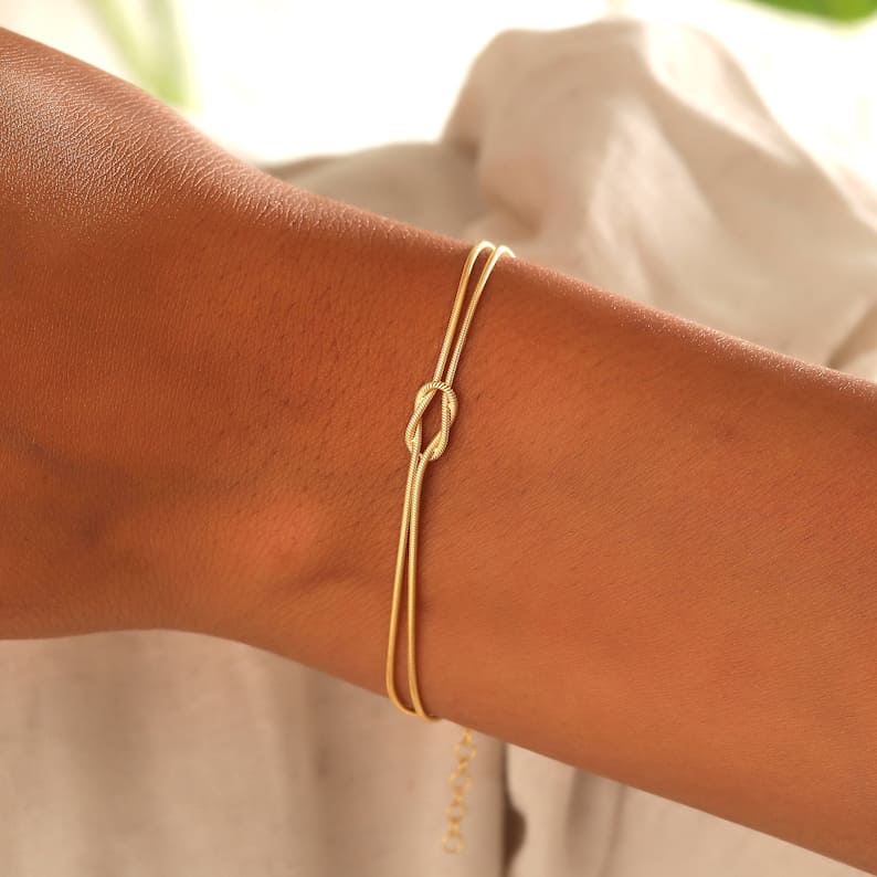 Brooke | Women’s Love Knot Bracelet